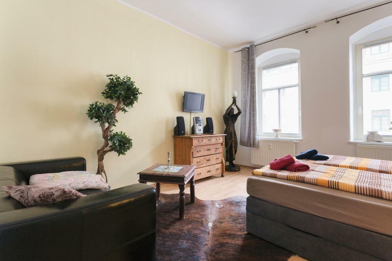 Ferienwohnung Residenz: Spacious Apartments for Groups up to 6 Dresden Exterior photo