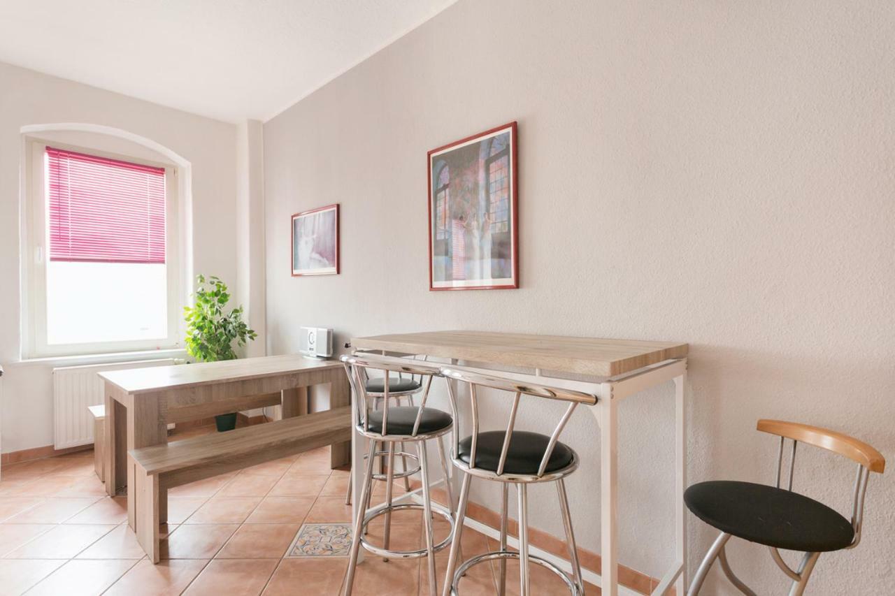 Ferienwohnung Residenz: Spacious Apartments for Groups up to 6 Dresden Exterior photo