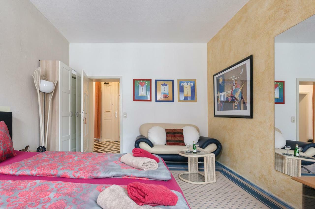 Ferienwohnung Residenz: Spacious Apartments for Groups up to 6 Dresden Exterior photo