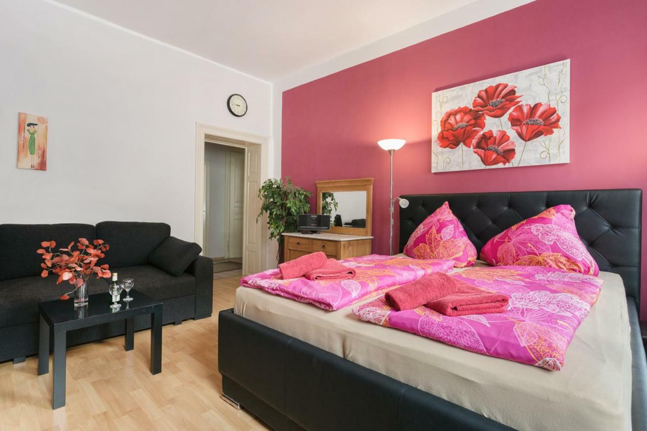 Ferienwohnung Residenz: Spacious Apartments for Groups up to 6 Dresden Exterior photo