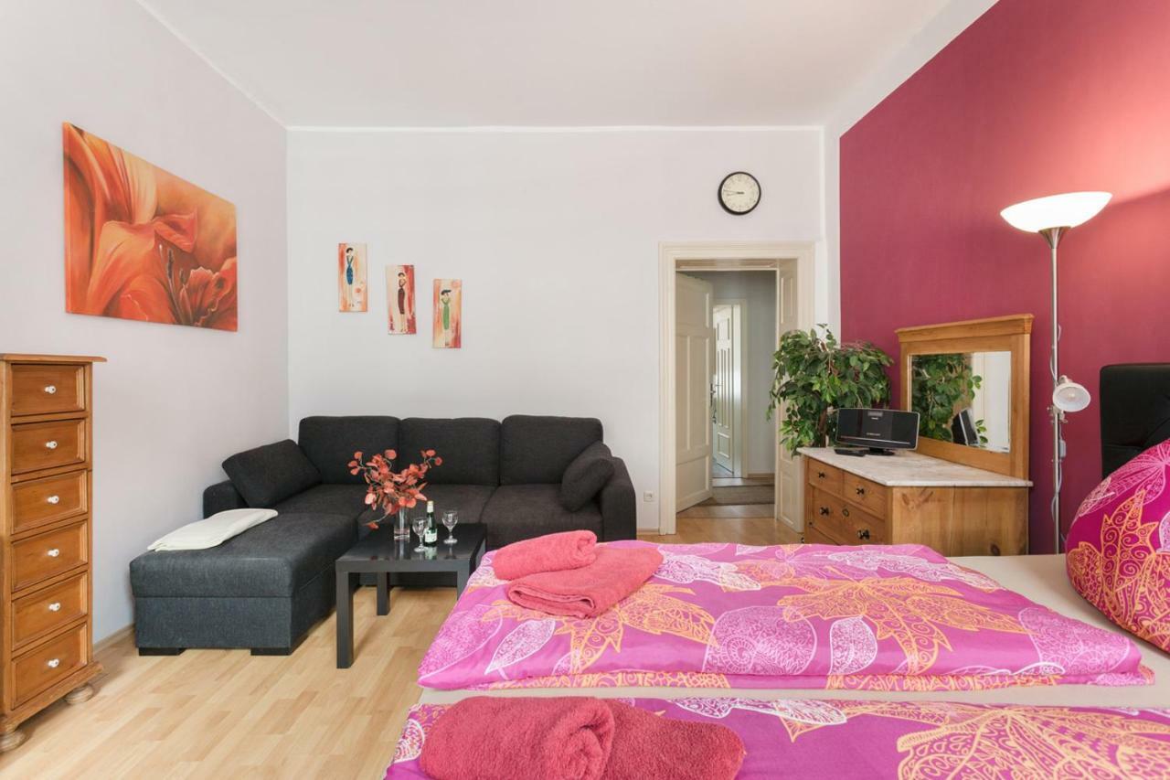 Ferienwohnung Residenz: Spacious Apartments for Groups up to 6 Dresden Exterior photo